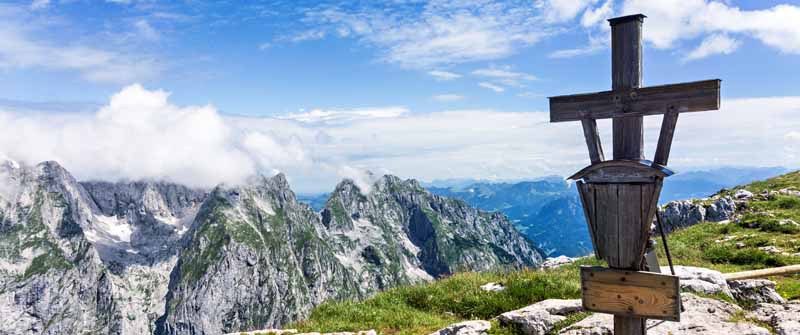 Gipfelkreuz auf dem Schneibstein, eine der schönsten Wanderungen in den Berchtesgadener Alpen
