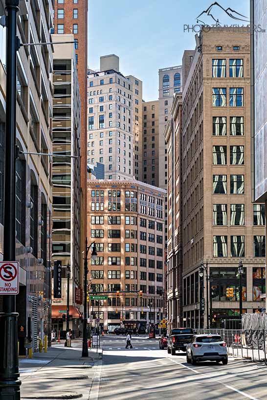 Typische Straßenszene in Detroit Downtown
