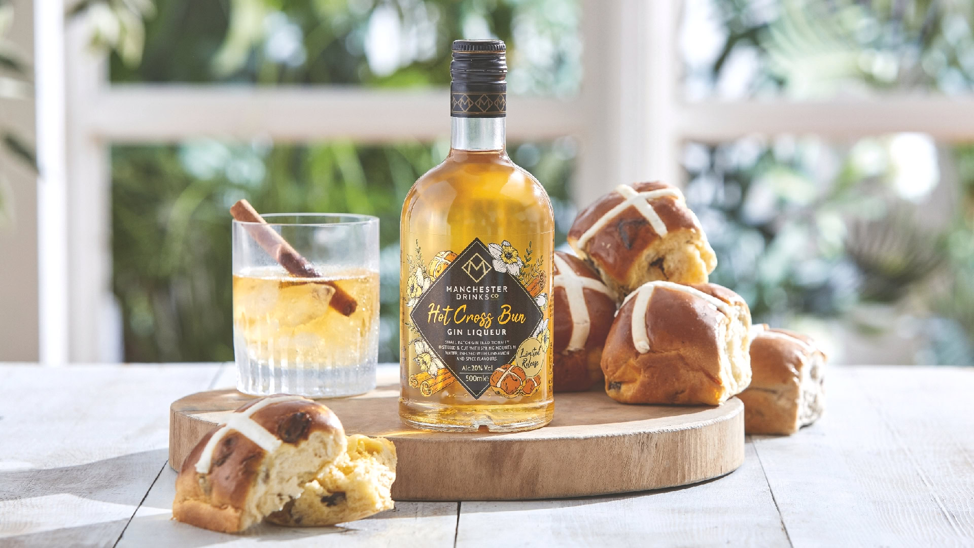 Aldiโs $25 Hot Cross Bun Gin Returns Just In Time For Easter
