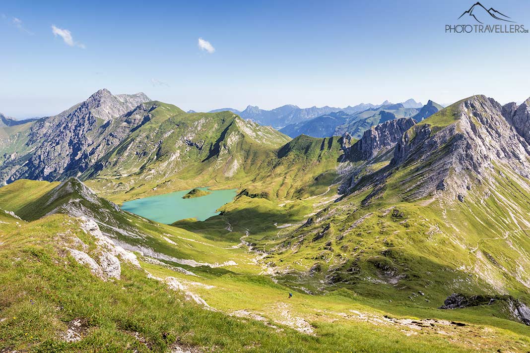 Der Schrecksee, der zwischen hohen Gipfel liegt