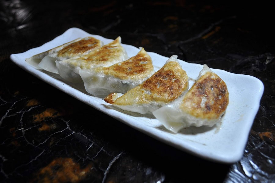 【鬼がらし岩沼店】餃子(6個) 350円(税込)