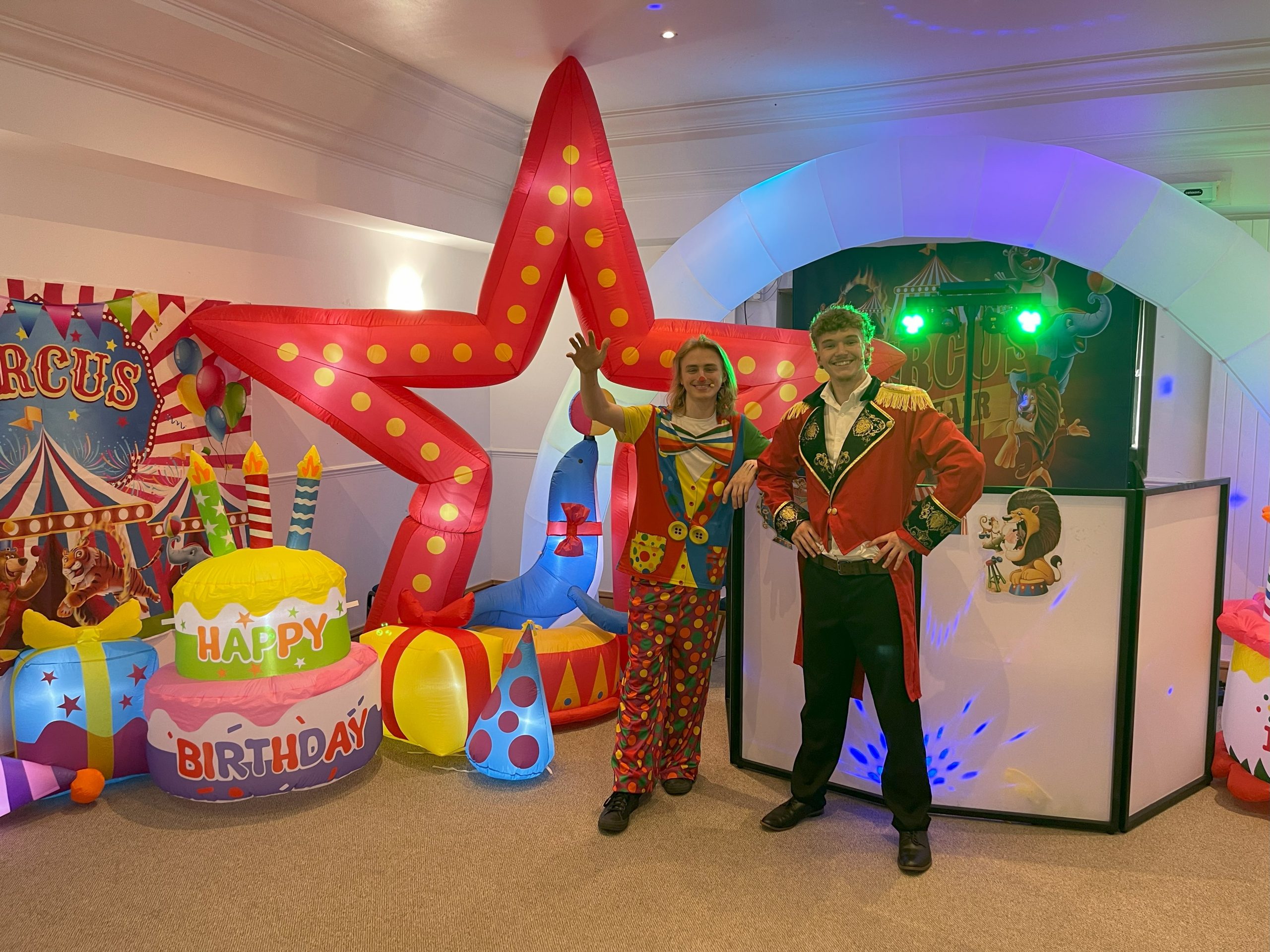Childrens Entertainers Yateley Circus Party Two Entertainers - Childrens Party Entertainers | Surrey Hampshire and Berkshire | Treasure Box Parties Childrens Entertainers Yateley Circus Party Two Entertainers