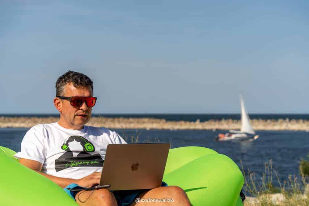 dysk przenośny na podróż