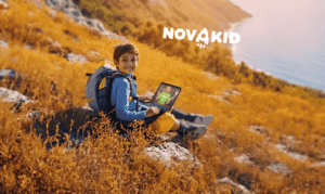 baietel pe munte invata engleza online de oriunde in lume cu Novakid.jpg baietel pe munte invata engleza online de oriunde in lume cu Novakid.jpg