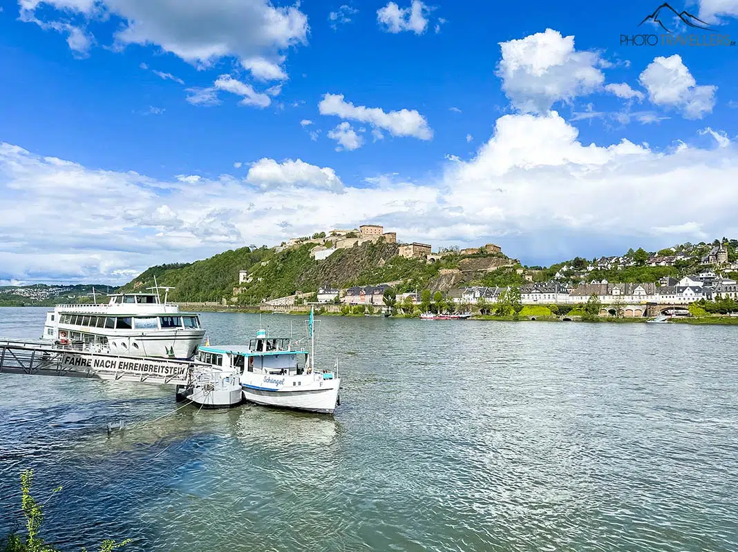 Der Blick von Koblenz auf die Festung Ehrenbreitstein