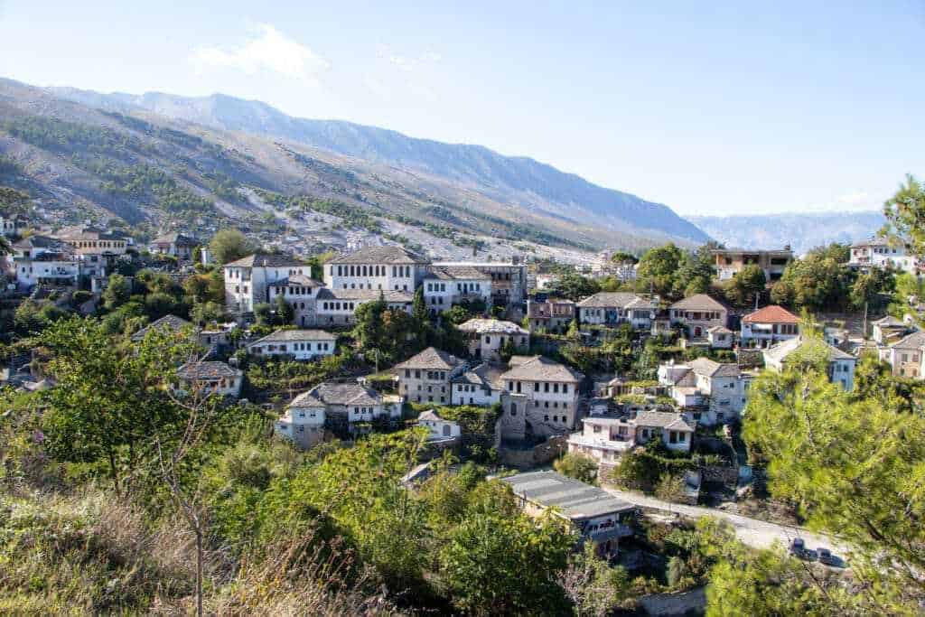 Roadtrip Montenegro - Gjirokaster Historische Architektur von Gjirokaster erleben - Balkan Roadtrip