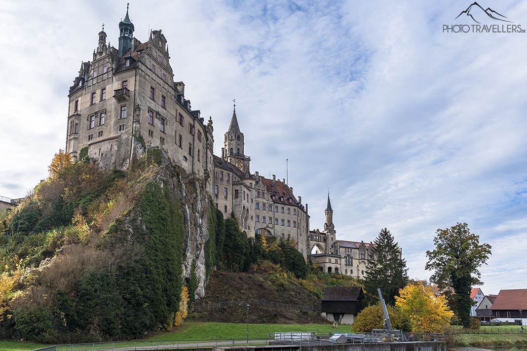 Das Schloss Sigmaringen auf einem Felsen zählt zu den Top-Sehenswürdigkeiten