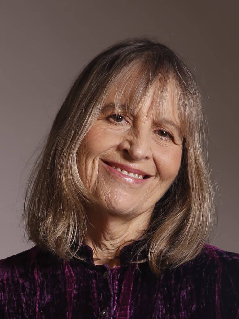 _MG_0620 copy head shot personal development course, confidence for quiet, shy and introverted people, Build Confidence with People, confidence for quiet, shy and introverted people, feel confident around people, confidence for work and social life, gain confidence as an adult