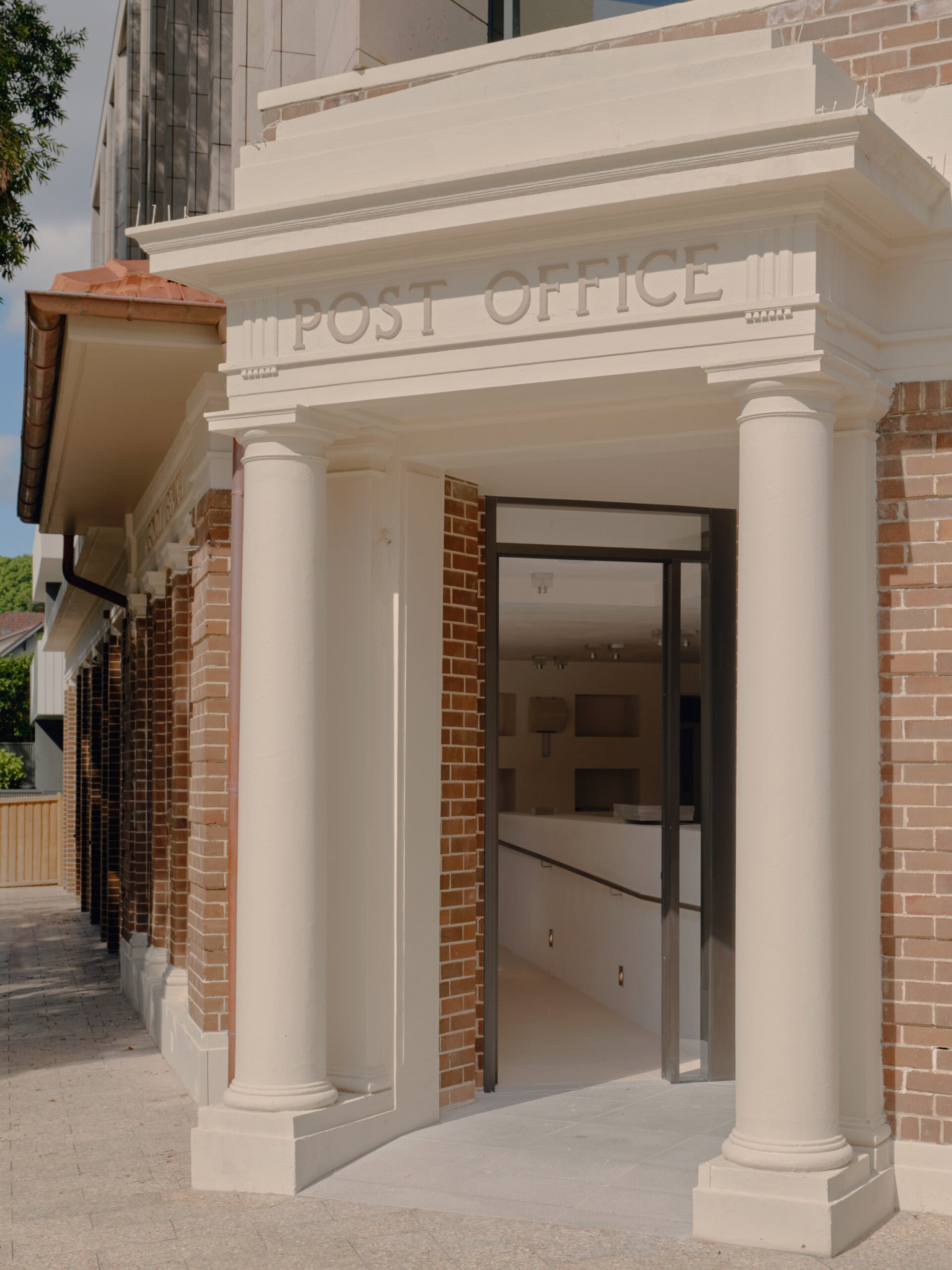 Venroy Bondi Entrance