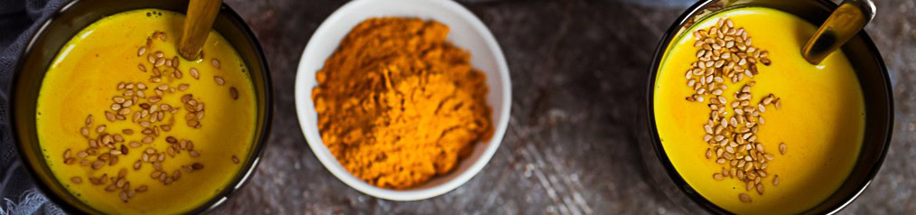 Lait d’or, ou Golden latte, boisson au curcuma