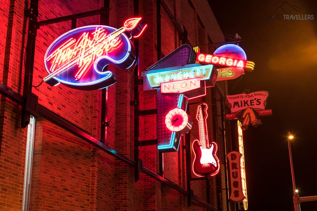 Leuchtreklame am Neon Sign Museum