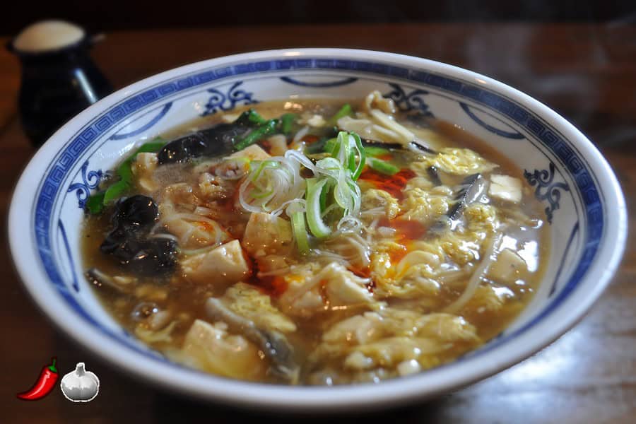 【中華レストラン とらの子】酸辣湯麺(スワンラータンメン)(税込1,111  円) 【中華レストラン とらの子】酸辣湯麺(スワンラータンメン)(税込1,111  円)