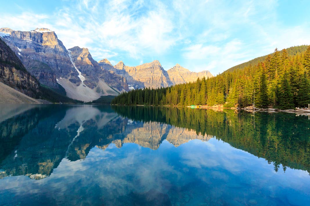 Der Moraine Lake im Sommer