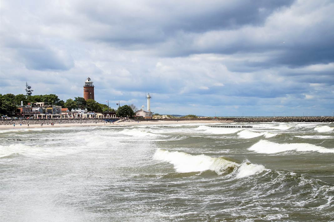 Der Leuchtturm von Kolberg an der polnischen Ostsee