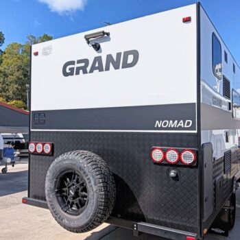 3871 Grand Nomad-4