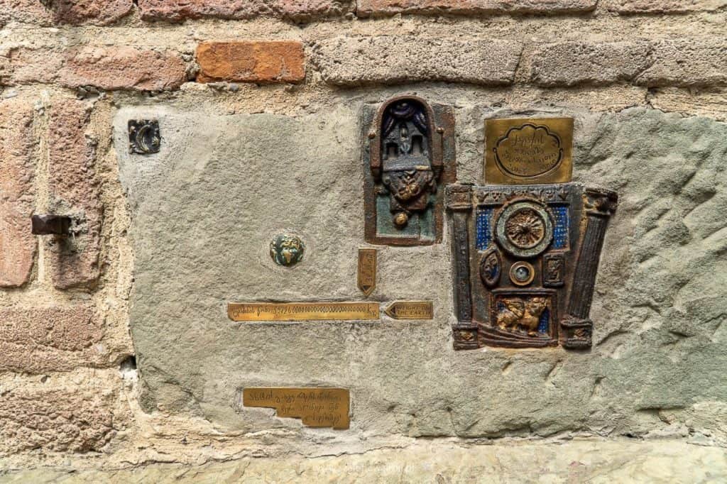 krzywa wieża zegarowa