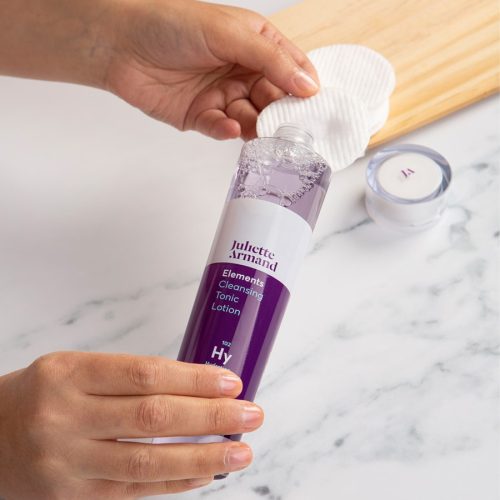 Juliette Armand cosmetica merk met reinigende tonic lotion.