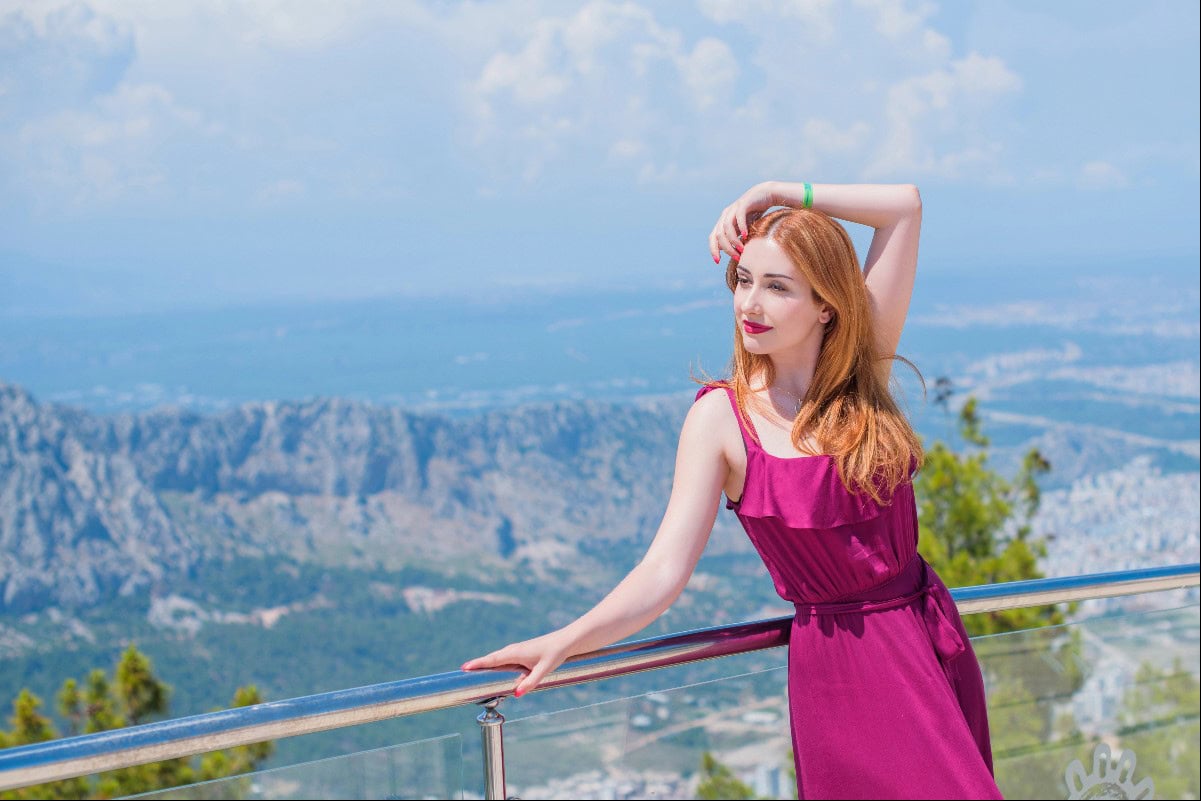 how to pose in front of monuments