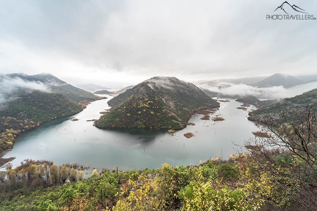 Der Pavlova Strana Viewpoint mit Blick auf eine Schleife des Flusses Crnojevića