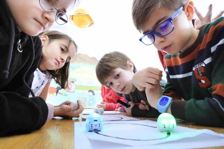 Oraselul cunoasterii copii interior Locuri de Petreceri in Aer Liber pentru Copii Bucuresti