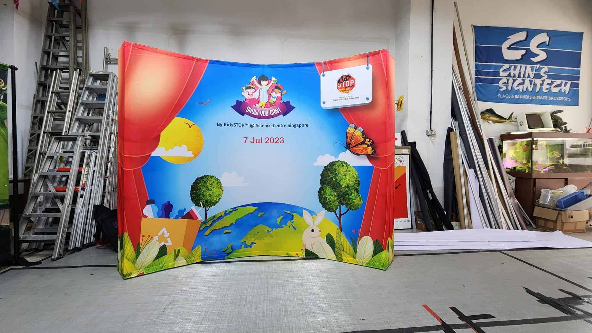 10ft Fabric Pop up display Curve shape for Science Center 10ft Fabric Pop up display Curve shape for Science Center