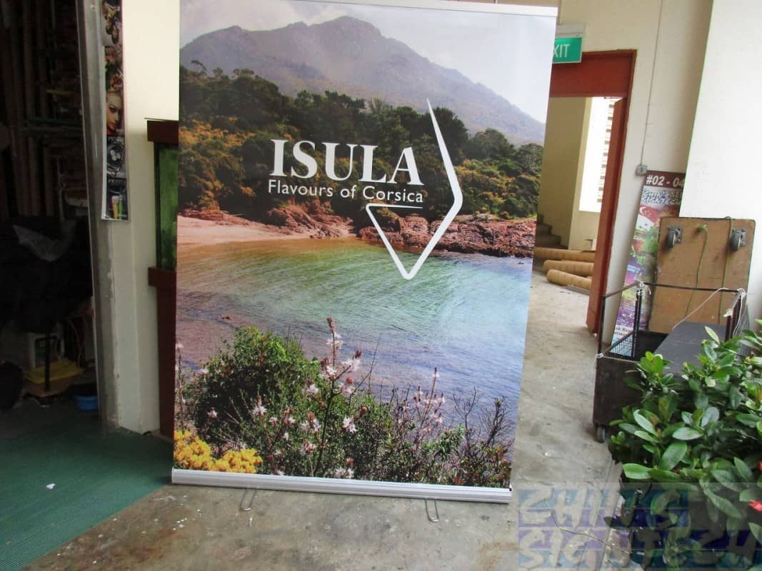 1.5 x 2m pull up banner-beach