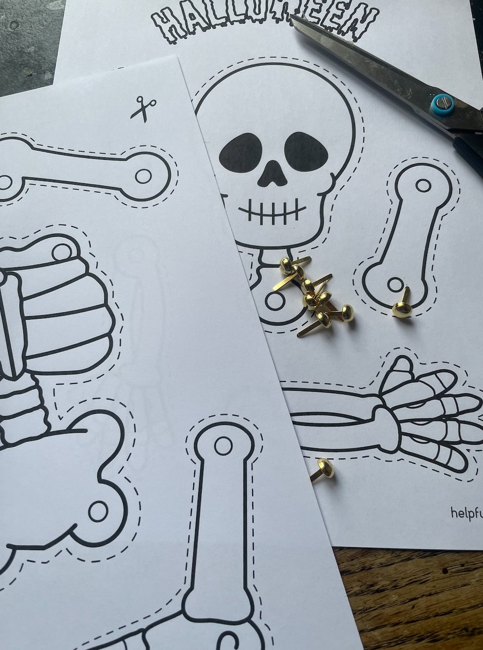 Skelett basteln als vorlage zum ausdrucken und als Halloweendeko nutzen