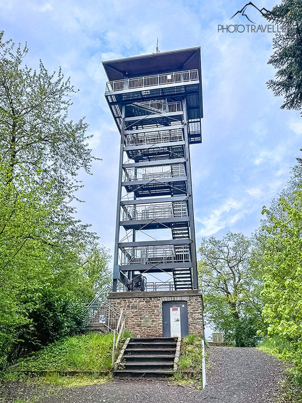 Der Prinzenkopf Aussichtsturm von unten aus betrachtet