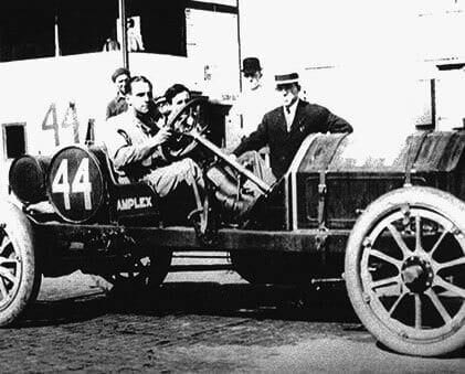amplexthumb Vintage race car at The History Museum, showcasing early 20th-century automotive history and innovations.