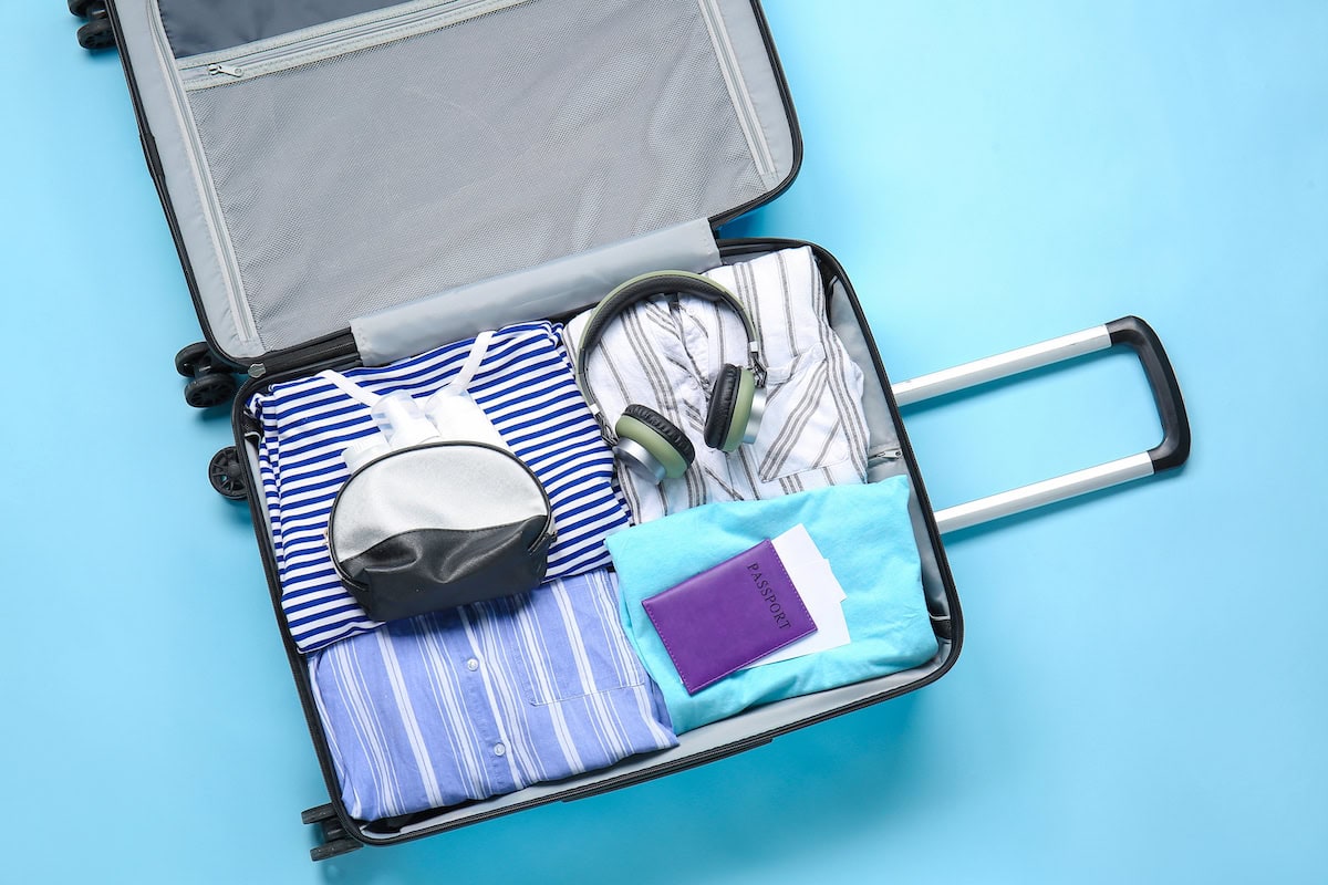 how to pack clothes to save space