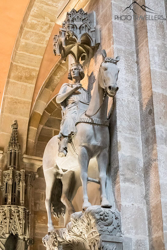 Der bekannte Bamberger Reiter im Bamberger Dom, die Statue eines Reiter