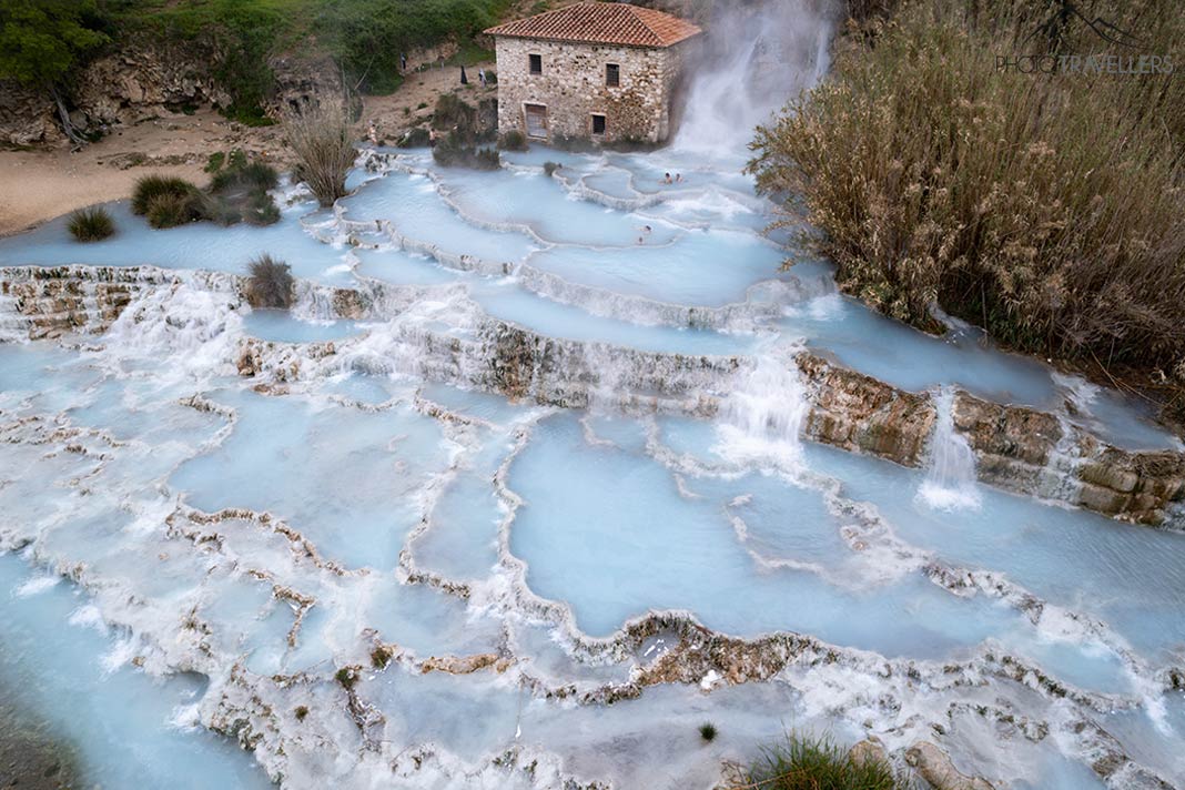 Die Cascate del Mulino in Saturina von oben aus der Luft aus gesehen