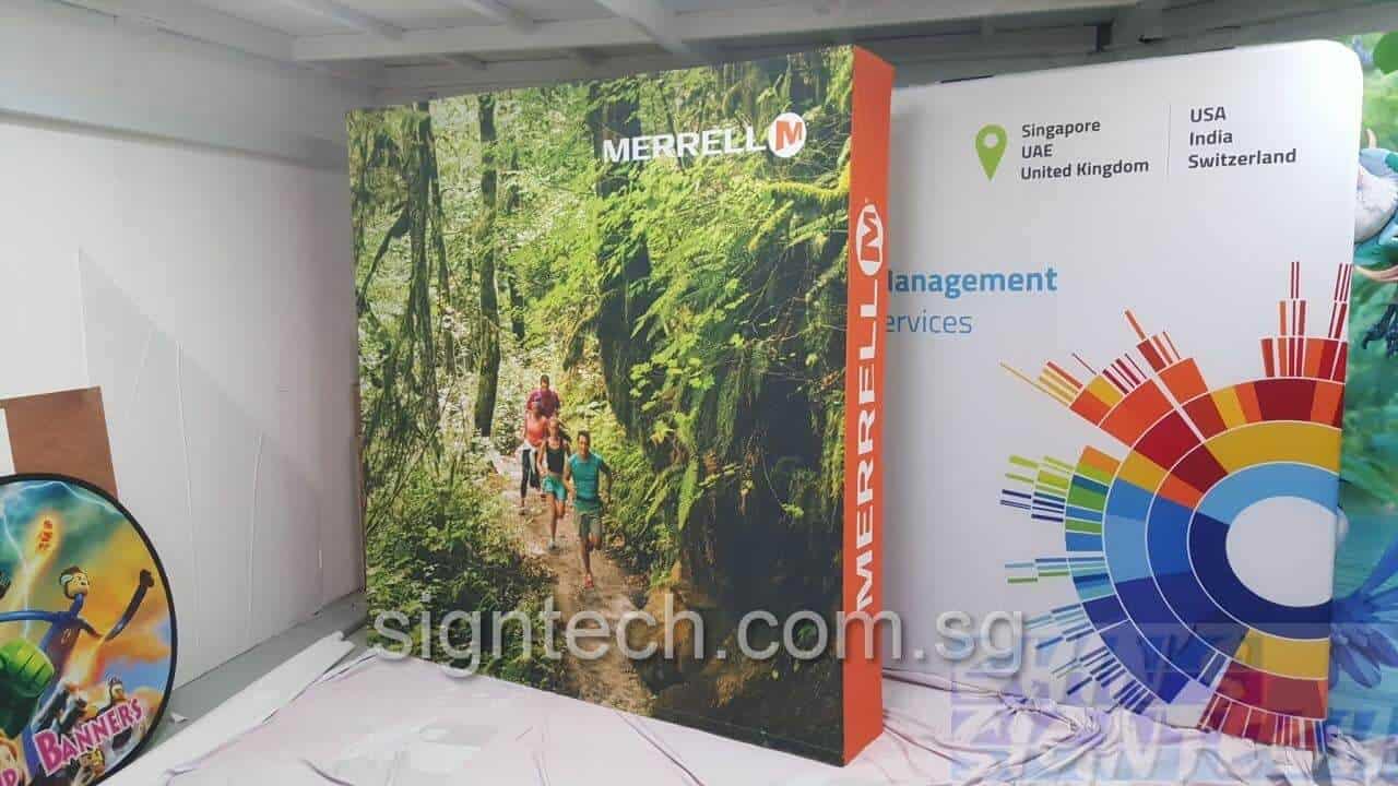 portable Pop Up display 3 x3 for road show - Merrell (1)