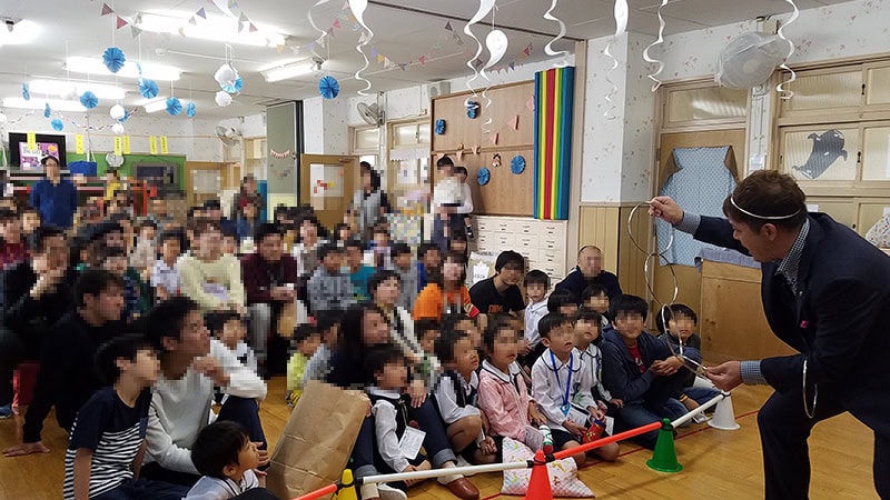 保育園・幼稚園のみなさまへ:出張マジシャン コンプレッサー 7 20171015 115138 - 出張マジックショー