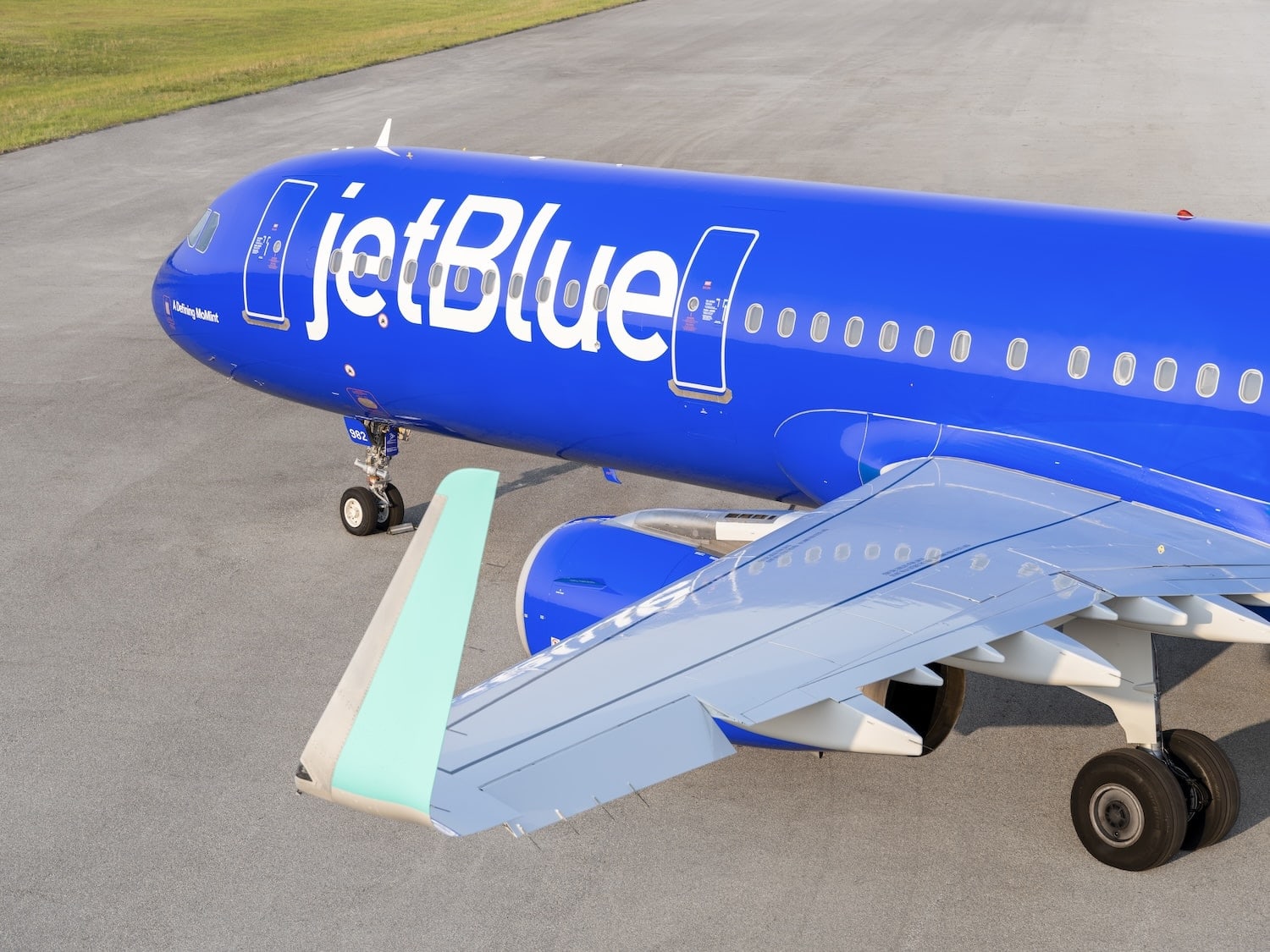 JetBlue Lifts Carry-On Ban for Basic Economy 16 jetblue lifts carry on ban for basic economy 1 min