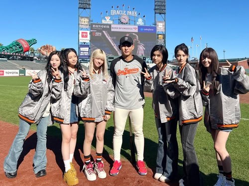 NMIXX MLB First Pitch