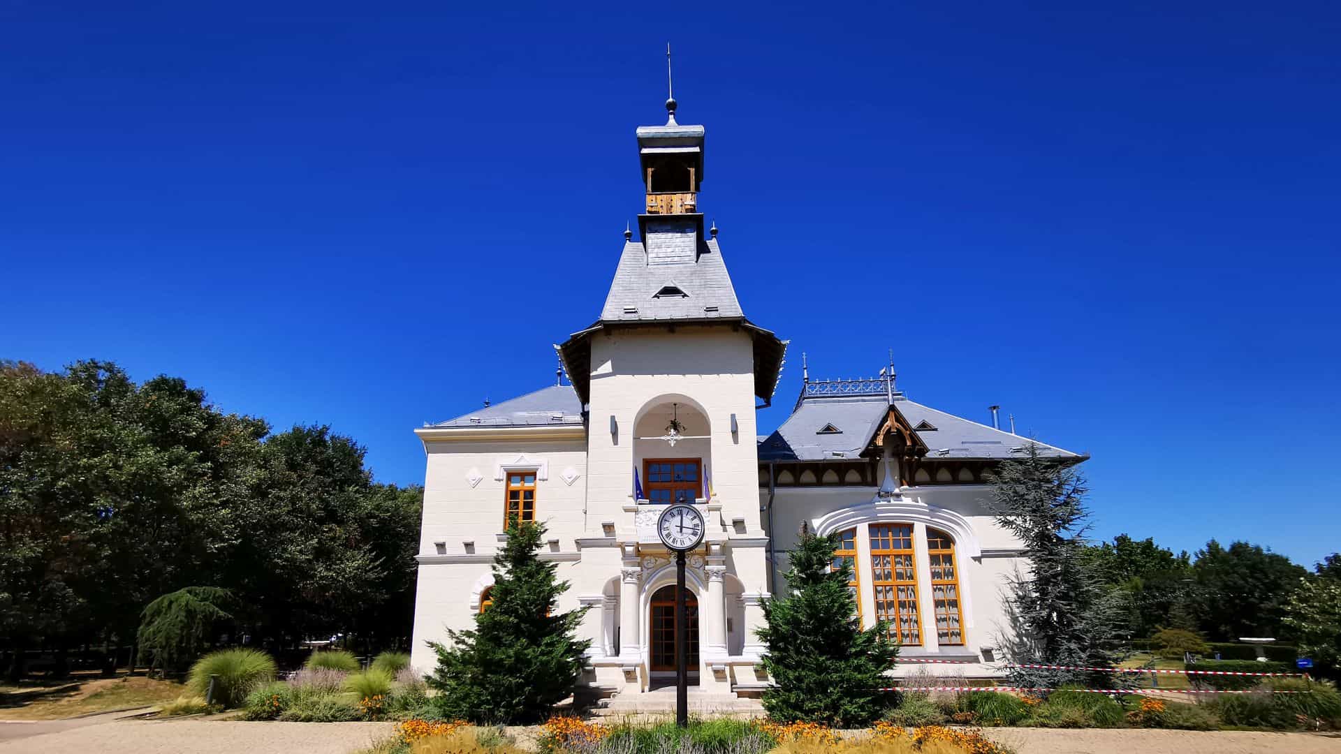 Parcul Marghiloman, Buzău - Conacul Marghiloman