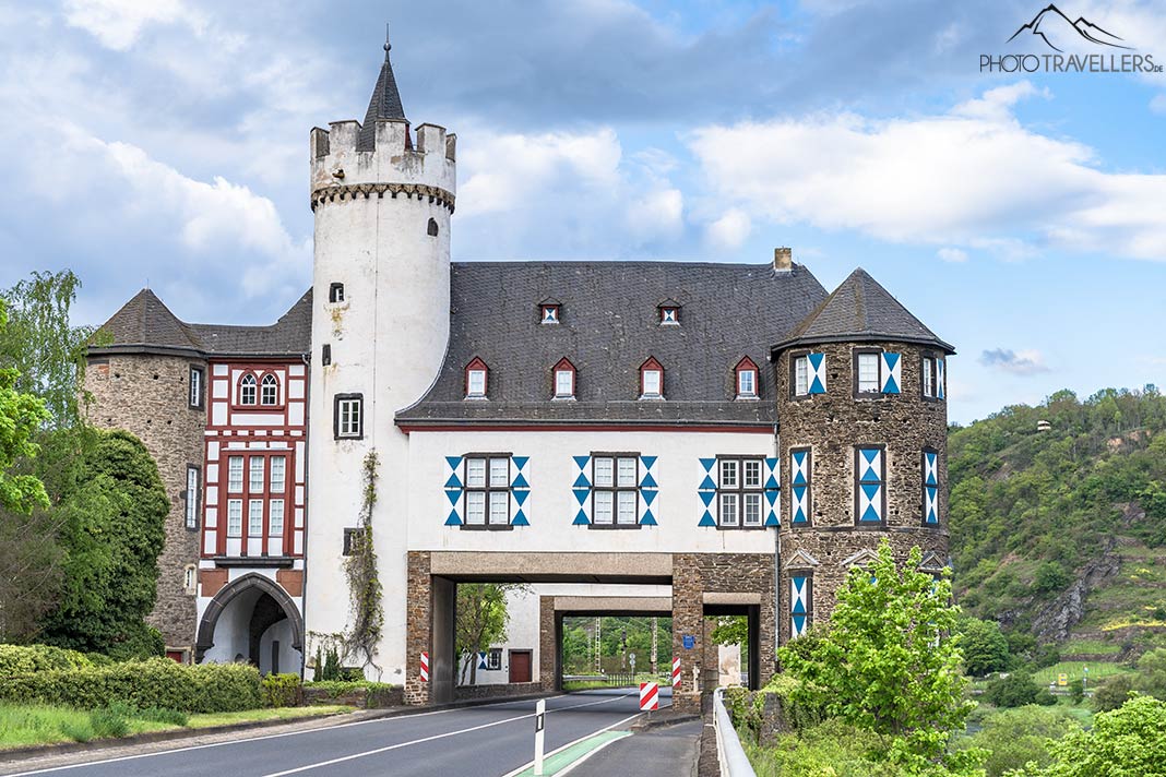 Brückenschloss Von der Leyen an der Mosel