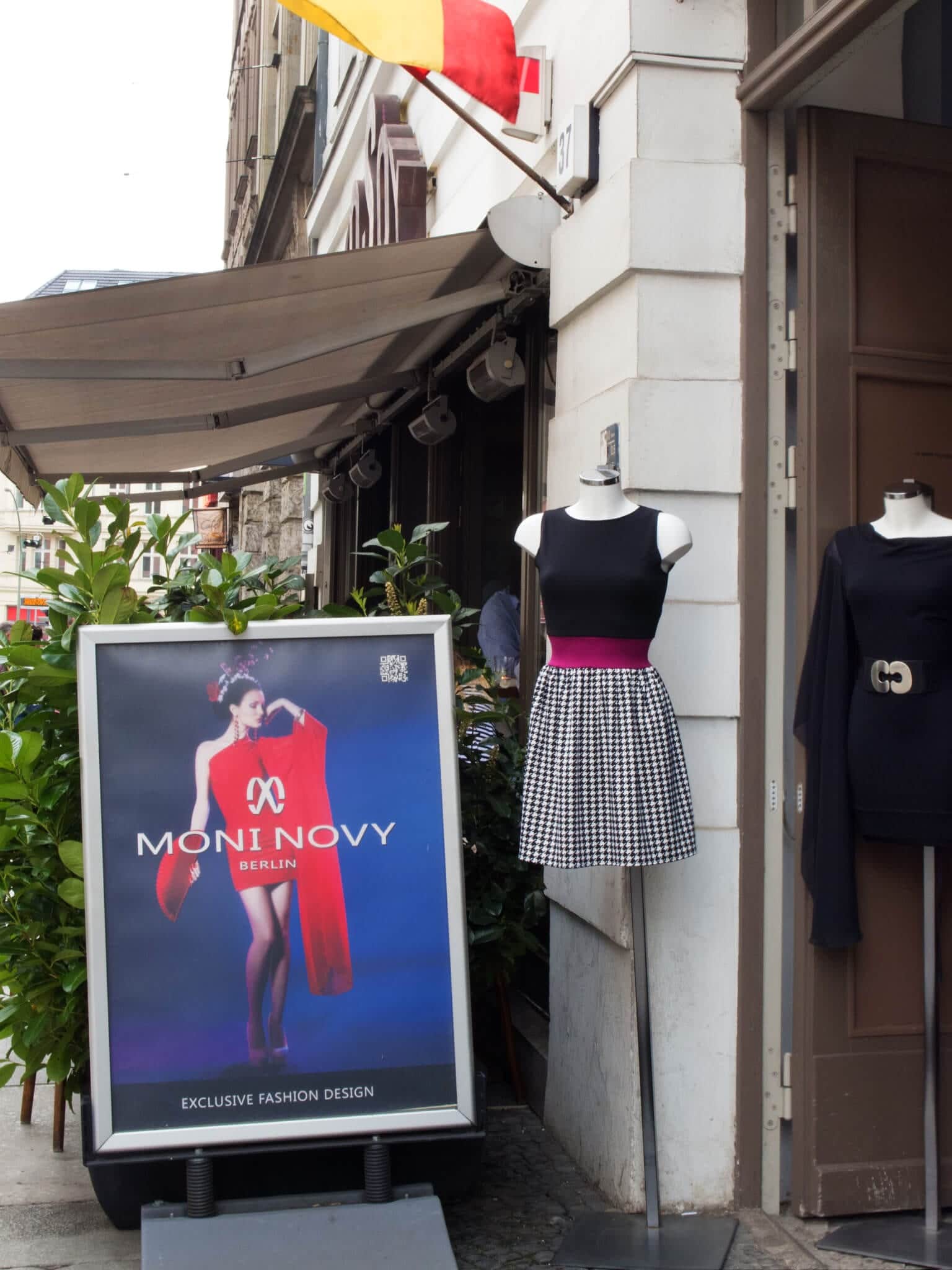 Moni Novy Berlin - Aufsteller Rosenthaler Straße Moni Novy Berlin - Aufsteller Rosenthaler Straße