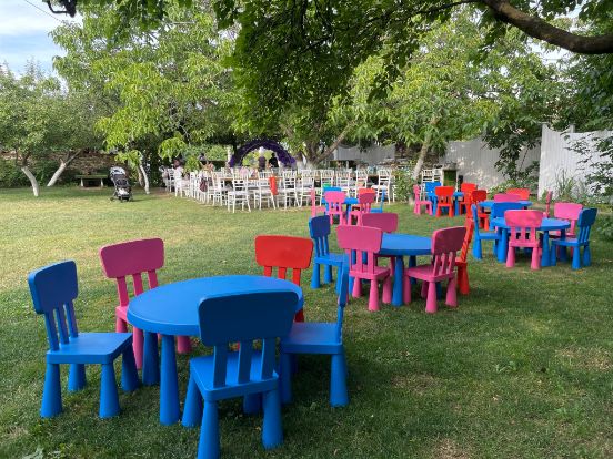 The Backyard mese copii Locuri de Petreceri in Aer Liber pentru Copii langa Bucuresti