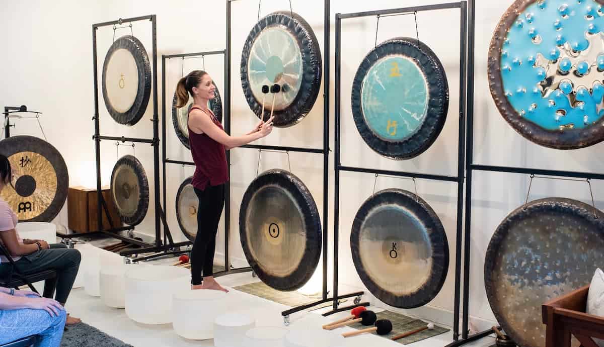 Jamie Bechtold leading sound bath practitioner training in Los Angeles