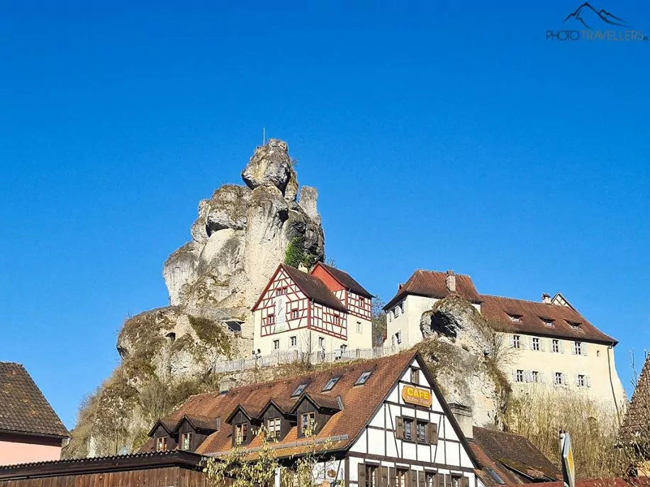 Felsformationen und Fachwerkhäuser in Tüchersfeld