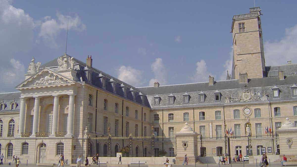 Route de l’Auxois: Geschichte, feines Essen und Senf