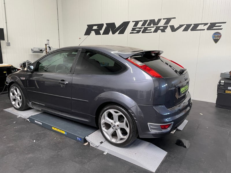RM tintservice ramen blinderen autoruiten tinten ford focus. grijs (Web)