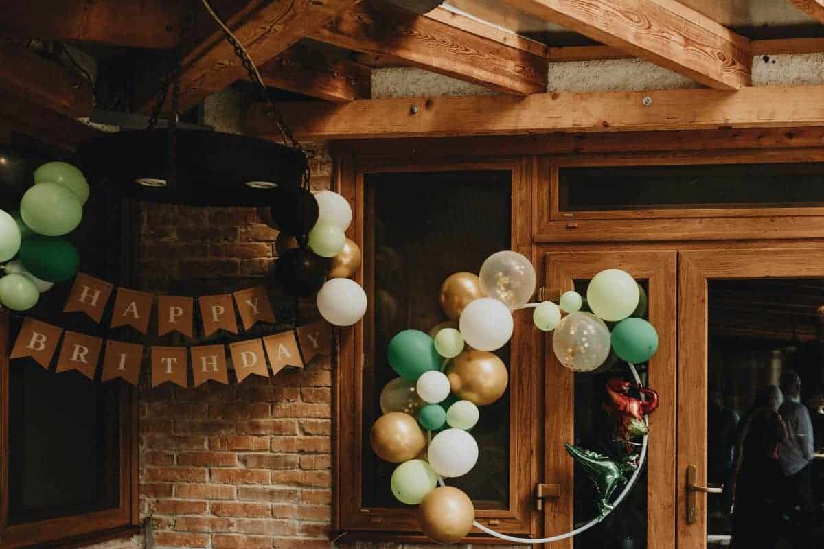 Birthday Door Decoration Ideas That Are Easy, Fun, and Totally Personal ...