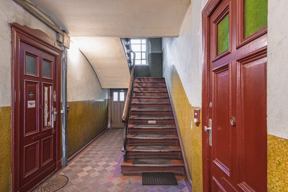 Schiller 8-Treppenhaus_Hinterhaus