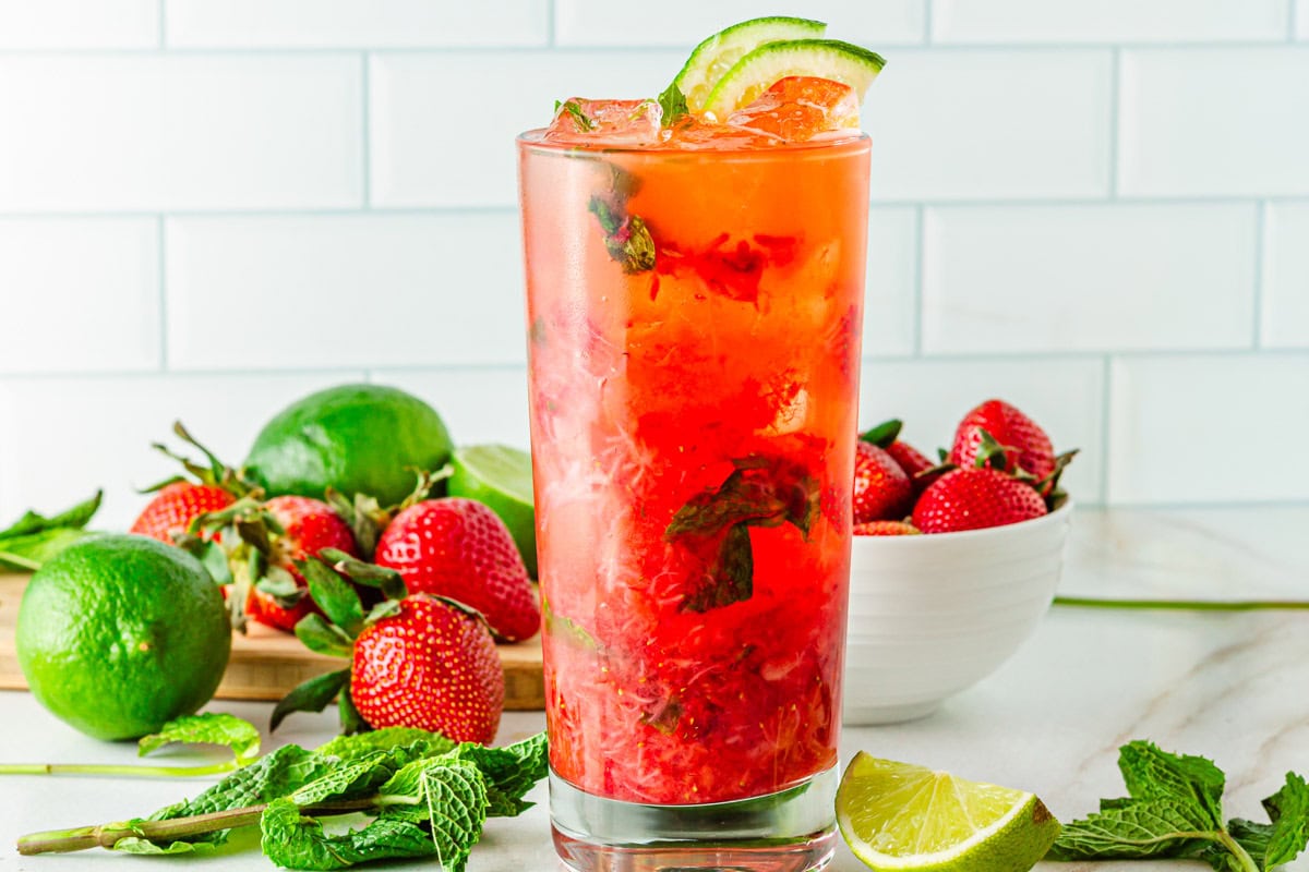Strawberry Mojito Mocktail (Fresh, Easy & Perfect for Parties) - Mocktail Glow Strawberry Mojito Mocktail (Easy, Refreshing & Non-Alcoholic)