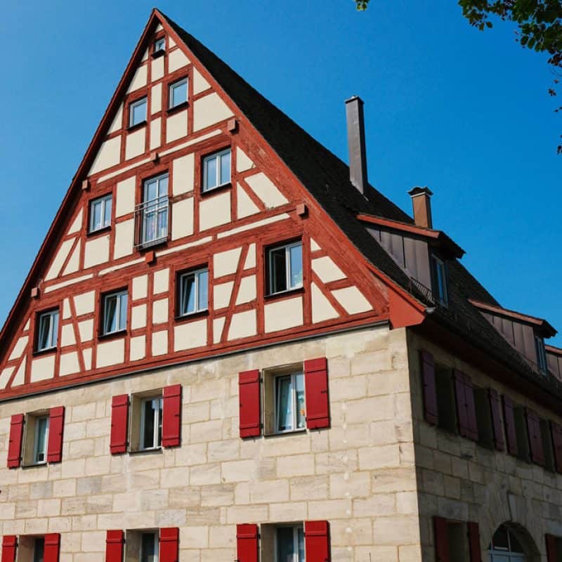 Außenansicht Kinderhaus Altdorf, schönes Fachwerkhaus