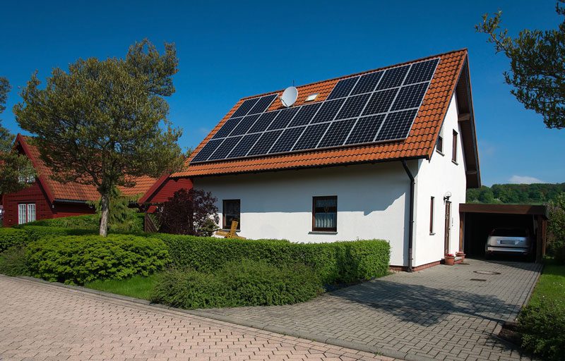 Photovoltaik-Glossar: 50 Begriffe einfach erklärt photovoltaik-dach