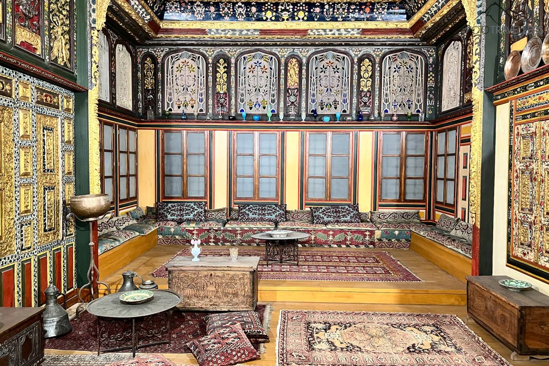 Der goldverzierte Empfangsraum im Benaki-Museum in Athen
